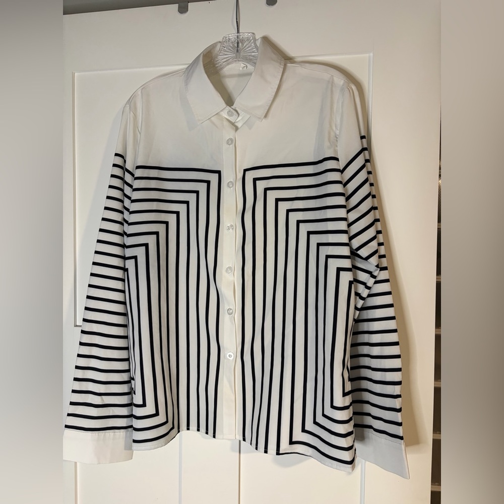 Chic Black and White Striped Shirt